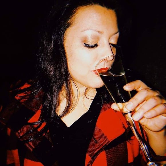 Meet your Posher, Kelli - Picture 1 of 1